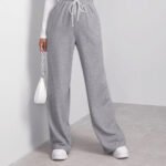 ⁦عرض قطعتين سويت بانتس وايد ليج ( أسود و رمادي )⁩ - الصورة ⁦5⁩