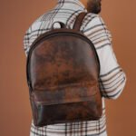 شنطة باك جلد بنى